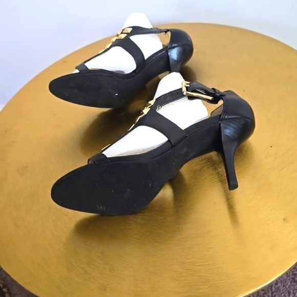 Micheal Kors Black Leather Heel With Gold Tone Embellishment Size 6.5M 🌴 - Picture 6 of 9